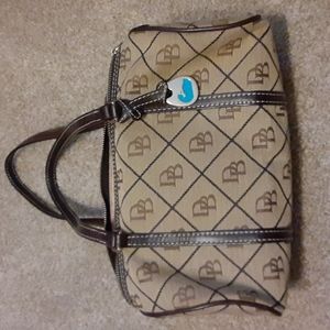 Small brown Dooney & Bourke purce,